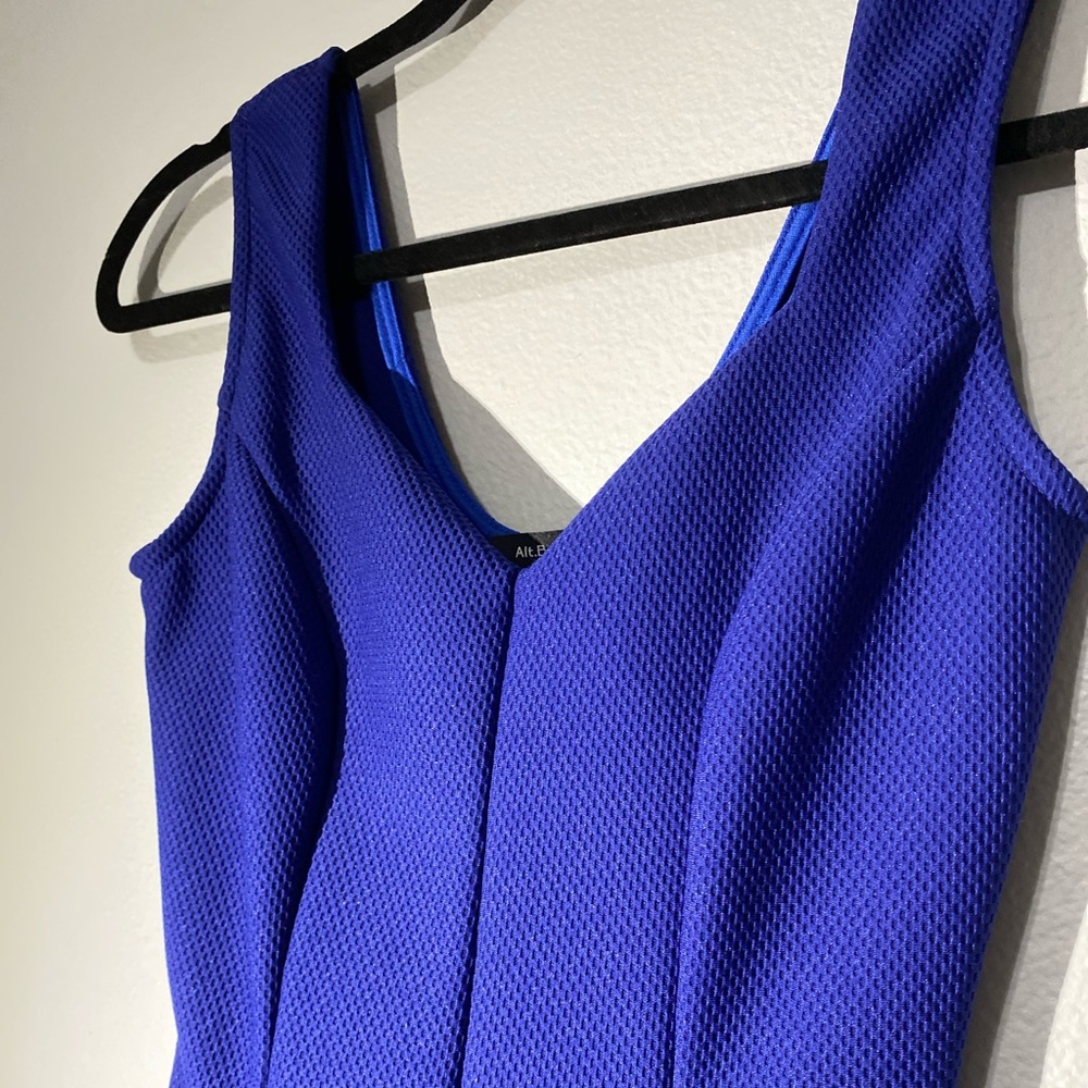 Dress - Picture 2 of 4